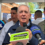 Desde Medellín, el expresidente Álvaro Uribe Vélez  se pronunció sobre el fallo del Tribunal de no permitir que se cierre el caso en su contra.