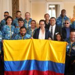 La Ministra del Deporte Astrid Bibiana Rodríguez realizó la entrega oficial del pabellón nacional al grupo de deportistas que van a los Parapanamericanos 2023