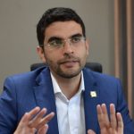 El representante del Centro Democrático, Hernán Cadavid, quien realizó esta denuncia, aseguró que se está “obstruyendo la agenda legislativa”.