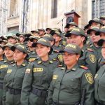 Mujeres colombianas prestando el servicio militar