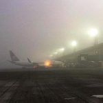 La secretaría de Ambiente del Distrito explicó que la neblina en el aeropuerto El Dorado  también se debería por arenas del Sahara e influencia de incendios forestales.Foto Cortesía