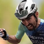 El ciclista francés Valentín Paret-Peintre dominó hoy la décima etapa del Giro de Italia en un recorrido de 142 kilómetros entre las localidades de Pompeya y el alto de Boca Della Selva en Cusano Mutri.