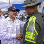 El presidente de Colombia, Gustavo Petro, visitó hoy el departamento de Cauca, al suroeste, región que en los últimos días vive una escalada de los combates entre el Ejército y frentes del grupo armado Estado Mayor Central (EMC).