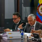 El ministro de Salud, Guillermo Alfonso Jaramillo, hace presencia en el debate de control político en la Comisión primera del Senado