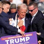 Trump herido en mitin de campaña en Pensilvania