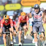 Belga Philipsen triunfa en decimosexta etapa del Tour de Francia
