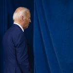 El presidente de Estados Unidos, Joe Biden, abandono hoy la campaña por la reelección en medio de.la presión para que saliera de la contienda que podría costar caro al partido el 5 de noviembre de continuar en ella.