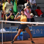 Por mi familia, por Colombia, por mi , Una de las victorias más importantes de mi carrera y primera vez ganando en unos juegos olímpicos Gracias Dios y cada uno de Uds por la fuerza! Seguimos: Camila Osorio