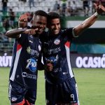 Jugadores de Alianza celebran después del partido por la fecha 3 como parte de la Liga BetPlay DIMAYOR II 2024 entre Alianza F.C. y Millonarios F.C. jugado en el estadio Armando Maestre Pavajeau de la ciudad de Valledupar. / Foto: VizzorImage / Juan Felipe Corredor / Cont