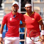 En duelo de leyendas, el serbio Novak Djokovic superó hoy por 6-1 y 6-4 al español Rafael Nadal y accedió a la tercera ronda del torneo de tenis de los Juegos Olímpicos de París 2024.