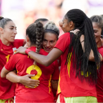 La selección española de fútbol femenino derrotó hoy por 2-0 a Brasil, quizás la gran potencia histórica de este deporte, y acabó la fase de grupos de los Juegos Olímpicos de París 2024 con puntaje perfecto.Getty Images