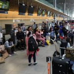 Pasajeros en el aeropuerto el Dorado