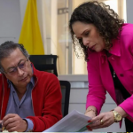 Presidente Gustavo Petro y ministra de Transporte, María Constanza García, durante consejo de seguridad en la Casa de Nariño, en Bogotá. Foto: Cortesía: Presidencia