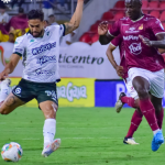 Deportes Tolima y Deportivo Cali empataron 1-1 en el estadio Manuel Murillo Toro de Ibagué, en juego por la novena fecha del fútbol colombiano. El equipo de casa terminó el partido con 10 jugadores tras la expulsión de Jeison Lucumí en la primera parte..Foto Dimayor