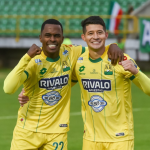 Atlético Bucaramanga logró un nuevo triunfo en su lucha por ingresar al grupo de los ocho. El equipo santandereano se impuso 1-2 a Patriotas, a pesar de haber estado casi que todo el segundo tiempo con un jugador menos..Foto Dimayor