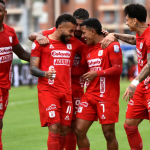 Tres puntos contundentes para el América en su visita ante Boyacá Chicó en un duelo sin mayores emociones, pero con efectividad para los rojos, que se impusieron 0-2. La gran actuación del delantero Rodrigo Holgado es un alivio para la zona ofensiva, ya que vuelve a retomar su relación con el gol. Foto Dimayor