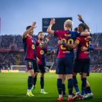 El FC Barcelona mantuvo hoy la cima de la Liga española de fútbol, tras los partidos de la duodécima jornada, con acumulado de 33 puntos, nueve más que su perseguidor el Real Madrid.