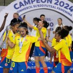 ¡Colombia gritó campeón! La Selección Femenina Sub-20 se quedó con el título del Sudamericano de Futsal que se disputó en Luque, Paraguay. La Tricolor se impuso ante Brasil en la final mediante la tanda de penales (6-5), luego de igualar en el tiempo regular 1-1.