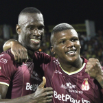 Deportes Tolima sobre los 67 minutos encontró la apertura del marcador por intermedio del defensa central Anderson Angulo, quien remató a un centro de Yeison Guzmán.Foto Dimayor