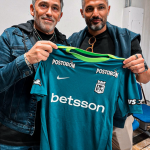 Gustavo Fermani junto al entrenador Javier Gandolfi / @nacionaloficial