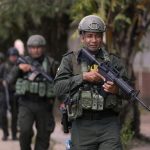 Soldados y policías permanecen hoy desplegados en la región del Catatumbo debido a la violencia generada por los enfrentamientos entre grupos armados en esa región del noreste de Colombia.