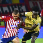 Steven ‘Titi’ Rodríguez marcó el gol del empate sobre el final del partido para el equipo barranquillero..Foto EL HERALDO