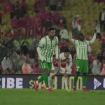 Santa Fe y Nacional igualaron 2-2 en un vibrante juego que dejó los cuatro goles en el primer tiempo y, en el complemento, si bien no se hicieron daño, brindaron a los más de 12.000 aficionados un compromiso por todo lo alto entre dos de los grandes del país.