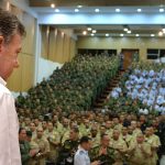 El Presidente Santos a su llegada a la Escuela Militar de Aviación ‘Marco Fidel Suárez’, este lunes en Cali, para dar su saludo a las tropas