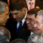 Saludo Obama y Raul Castro