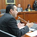 Senador Mauricio Aguilar en el recinto de la Comisión Sexta