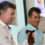 El Presidente Juan Manuel Santos entrega el Premio Nacional de Exportaciones, en la categoría de pequeña empresa de bienes