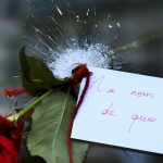 mensaje-agujeros-dejaron-restaurantes-atacados_En Paris