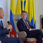 Durante el conversatorio económico realizado este viernes en la Casa de Nariño, el presidente del Banco Mundial, Jim Yong Kim, afirmó que el proceso de paz que se adelanta en Colombia es un ejemplo y un modelo para el mundo.