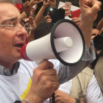 Uribe en la marcha del 2 de Abril