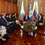 Paz, inversión, comercio y seguridad son algunos de los temas tratados por los presidentes de Colombia y Guatemala, Juan Manuel Santos y Jimmy Morales, junto con sus delegaciones de gobierno, este lunes en Ciudad de Guatemala.