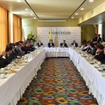 Acompañado por directivos de Proantioquia, el Presidente Santos conversó con 60 empresarios sobre el proceso de paz, el sistema de salud y las obras de infraestructura para el departamento.