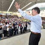 “Lo que estamos haciendo en La Habana es silenciar los fusiles y dejar de matarnos”, dijo el Presidente Santos durante el evento “Pedagogía de Paz” realizado en el barrio San Sebastián.
Manizales - martes, 21 de junio de 2016 Foto: Nelson Cárdenas - SIG