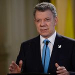 En estos últimos seis años hemos trabajado duro para hacer de Colombia un país en paz, más equitativo y mejor educado, expresó este lunes el Presidente Santos en la alocución con motivo de un nuevo aniversario de gobierno.