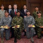 El Presidente Juan Manuel Santos rindió homenaje al equipo de las Fuerzas Militares de Colombia que ganó las competencias de ‘Fuerzas Comando 2016’, realizadas en Ancón (Perú).