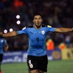 Luis Suarez  celebra triunfo sobre Paraguay