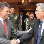 Expresidentes Juan Manuel Santos y Álvaro Uribe Vélez