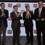 El Presidente Juan Manuel Santos participó en la ceremonia de entrega del Premio Empresario del Año 2016, que otorga el diario La República, este miércoles en Bogotá.
