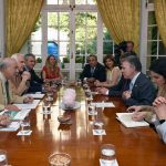 En su reunión  con los representantes de la OCDE, encabezados por el Secretario General Ángel Gurría, el Presidente Juan Manuel Santos expuso los avances que Colombia ha registrado para adoptar las mejores prácticas de política pública.