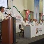 El Presidente Juan Manuel Santos fue ovacionado al instalar el décimo noveno Congreso de las empresas prestadoras de servicios públicos y comunicaciones, Andesco, un día después del histórico acto de dejación de armas de las Farc.