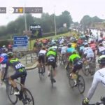 Imagen de la caída que ha afectado a Chris Froome en la etapa 2 del Tour de Francia