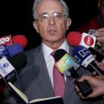 Uribe entregó nombre de ex paramilitares dispuestos a esclarecer hechos como el de Álvaro Gómez