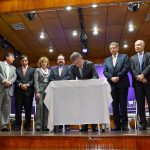 El Presidente Juan Manuel Santos firma el compromiso de todos los poderes públicos para combatir la corrupción en la justicia, en desarrollo del duodécimo Encuentro de la Jurisdicción Constitucional