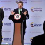 El Presidente Juan Manuel Santos, acompañado por el Ministro del Interior, Guillermo Rivera,