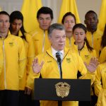 Al entregar el Pabellón Nacional a los deportistas que nos representarán en los próximos Juegos Bolivarianos, el Presidente destacó que el deporte une, como ninguna otra actividad, a los colombianos.