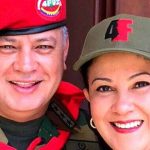 Diosdado Cabello y su esposa